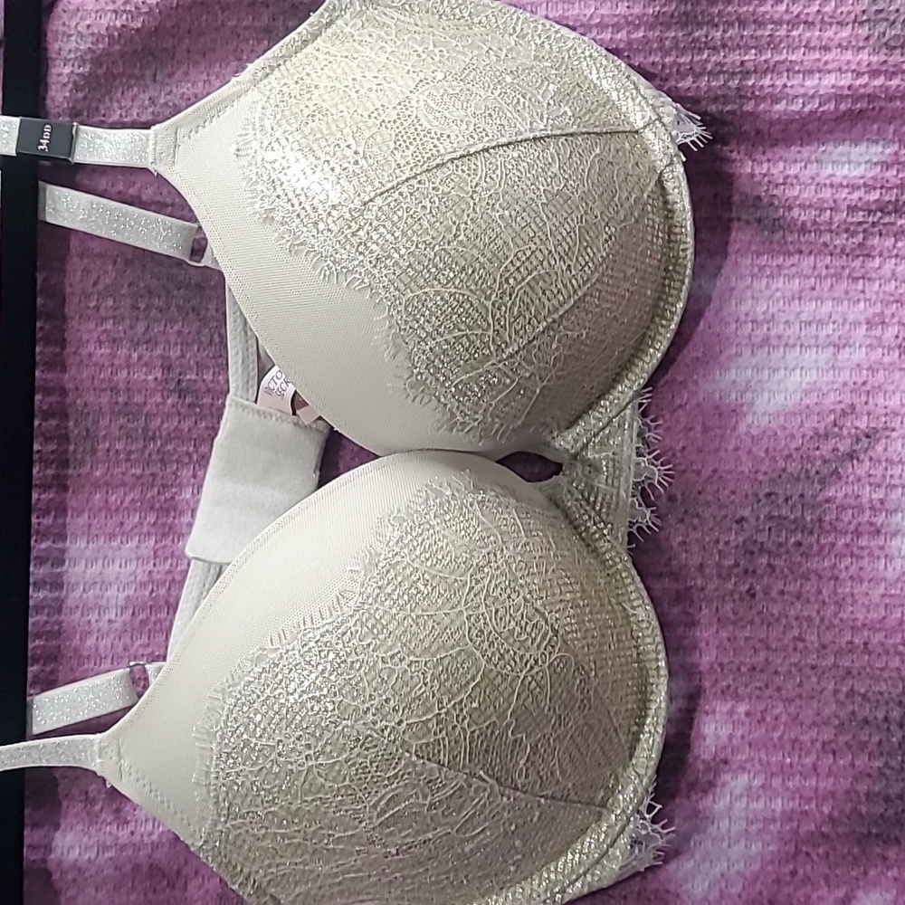 victorias secret bra new with tags